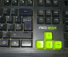 TECLADO  GAMING  15  € - 8